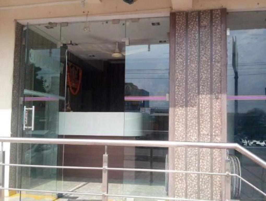 Sri Sai Sannidhi Hotel Shirdi Exterior photo